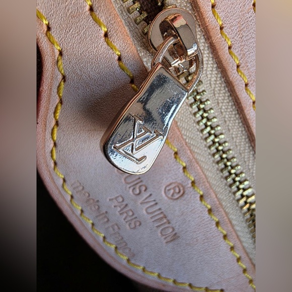 Authentic Louis Vuitton Monogram Bosphore Backpack – Made in France (2009) - Picture 3 of 15